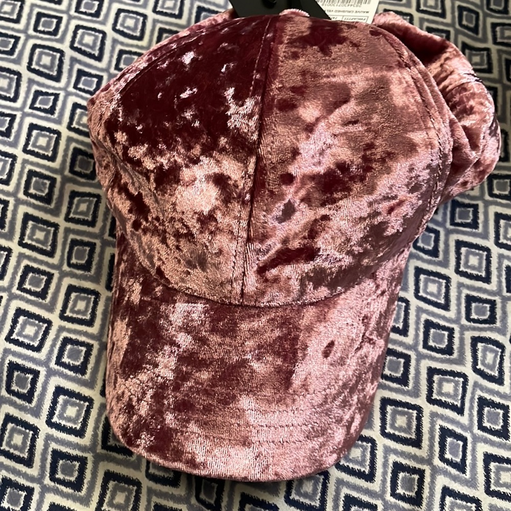 Mauve crushed velvet hat
